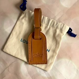 💯Authentic Louis Vuitton small Luggage tag